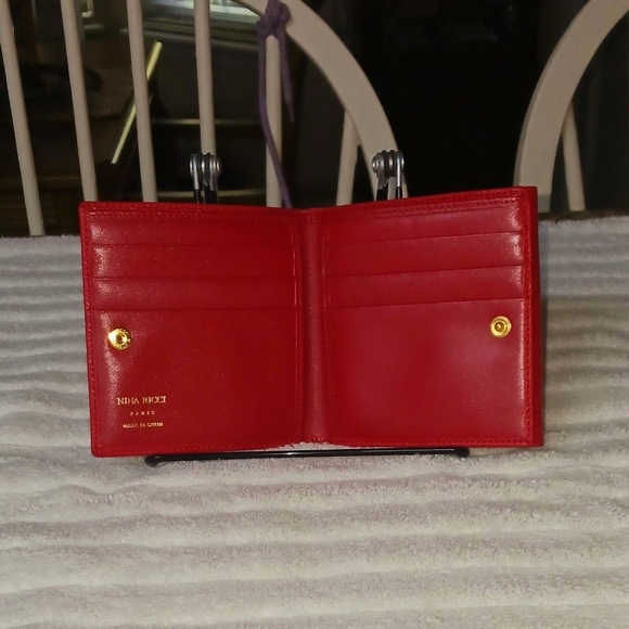 Nina Ricci Red Wallet with snap closure - Picture 7 of 15